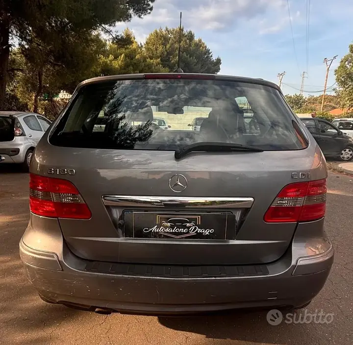 Mercedes-Benz B 180 Cdi 2010 photo 4