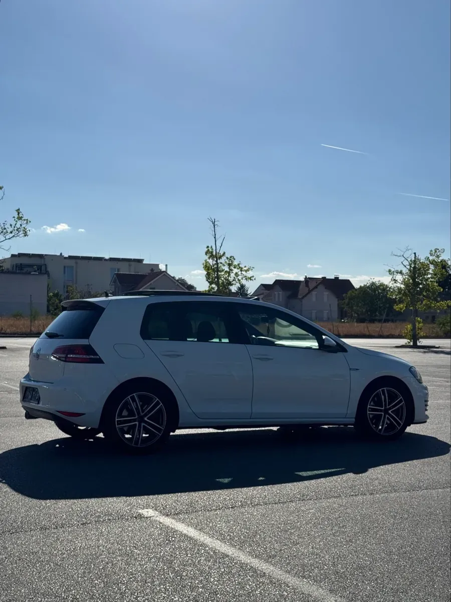 Volkswagen Golf 2015 photo 2