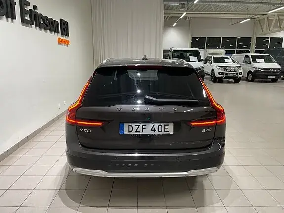 Volvo V90 Cross Country 2023 photo 4