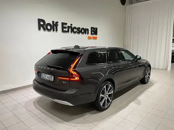 Volvo V90 Cross Country 2023 photo 3