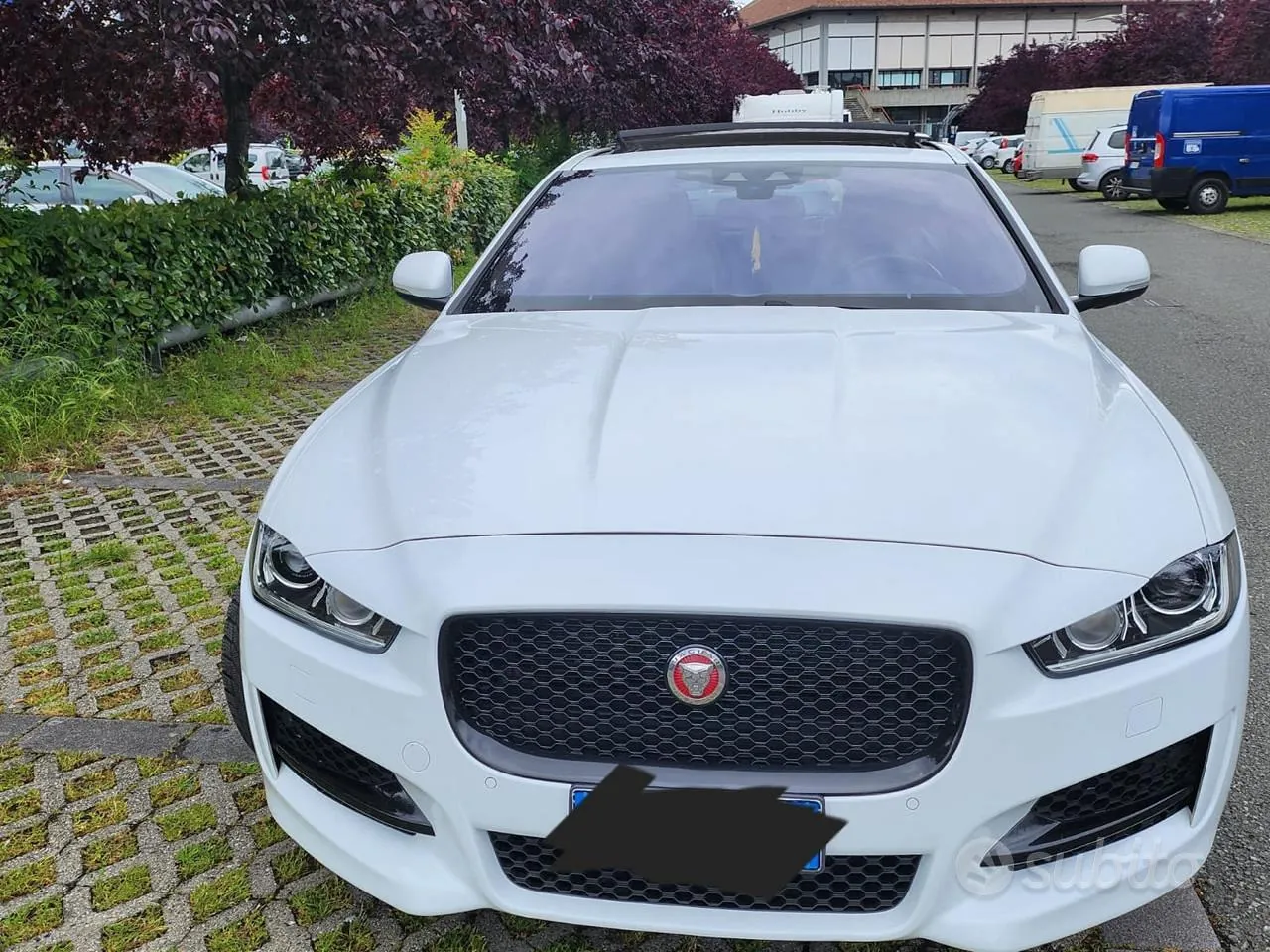 Jaguar Xe