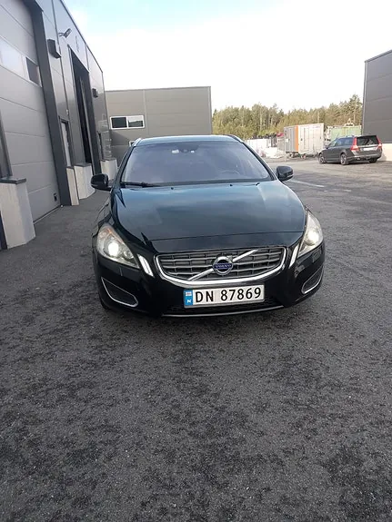 Volvo V60 2012 photo 2