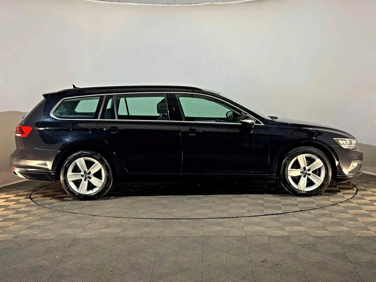 Volkswagen Passat 2020 photo 5