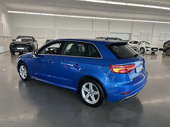 Audi A3 2018 photo 2