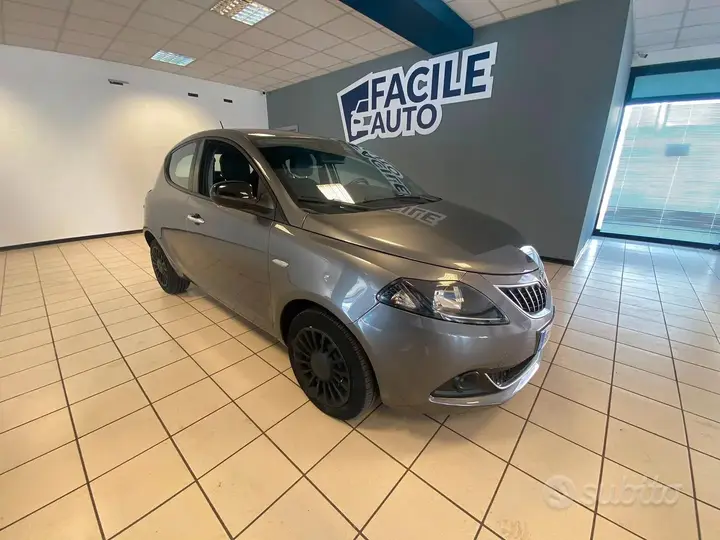 Lancia Ypsilon