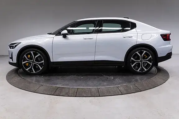 Polestar 2 2022 photo 2