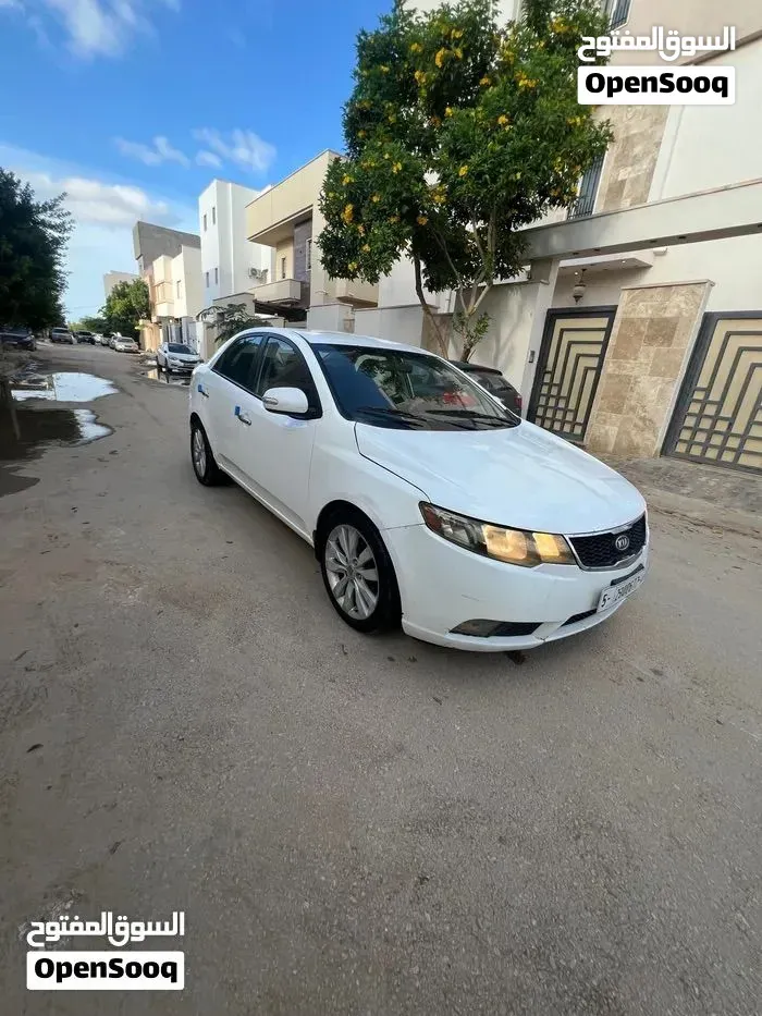 Kia Forte 2010 photo 2