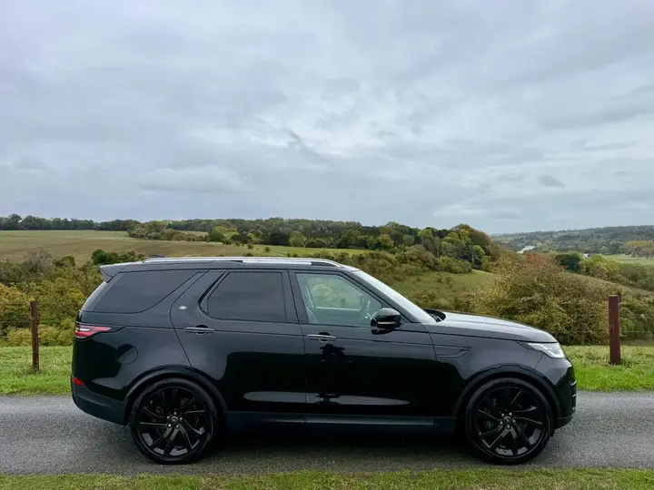 Land Rover Discovery 2019 photo 2
