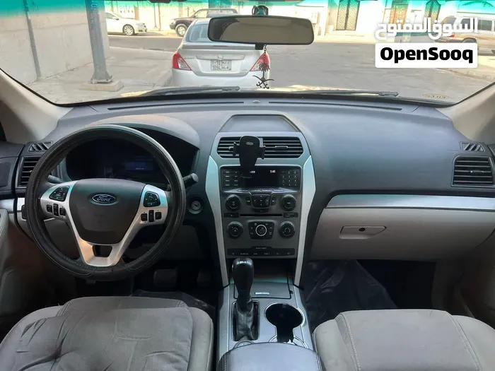 Ford Explorer 2015 photo 2