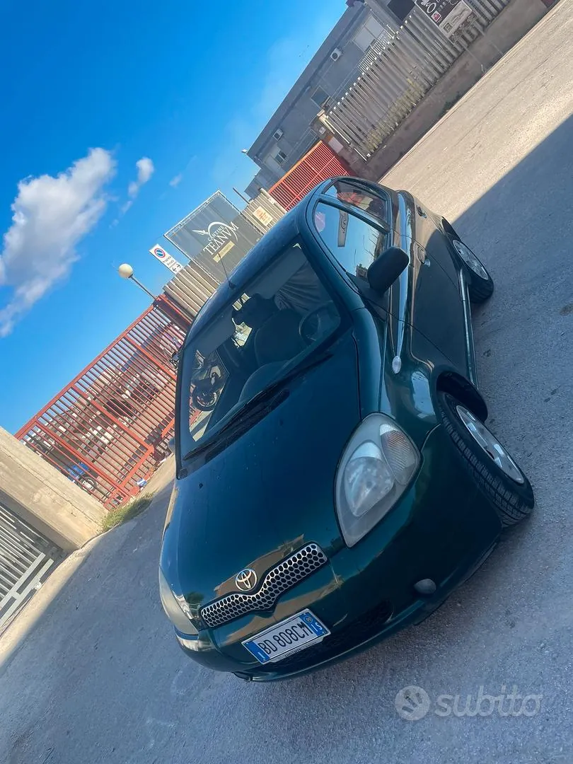 Toyota Yaris 1999 photo 2