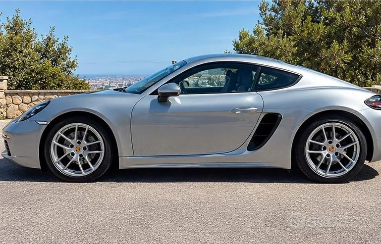 Porsche 718 Cayman 2022 photo 2