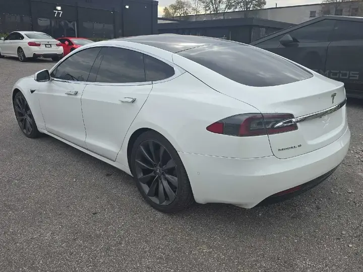 Tesla Model S 2018 photo 3