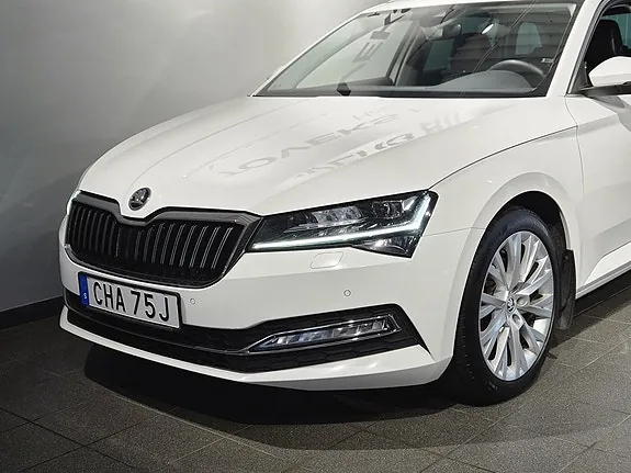 Skoda Superb 2021 photo 3