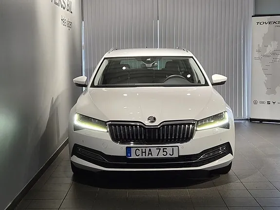 Skoda Superb 2021 photo 2
