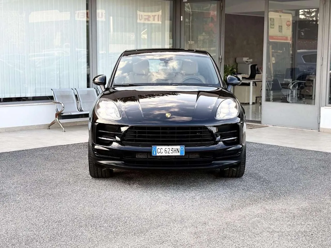 Porsche Macan 2021 photo 2