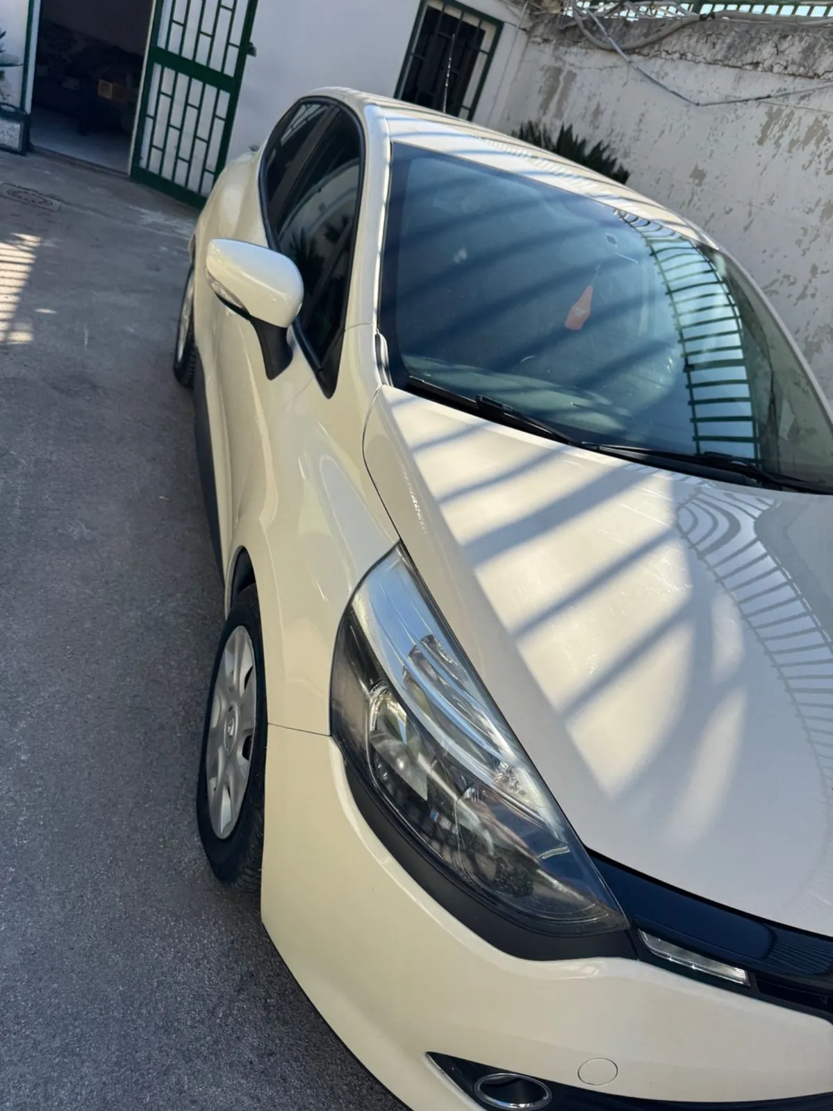 Renault Clio 2015 photo 2