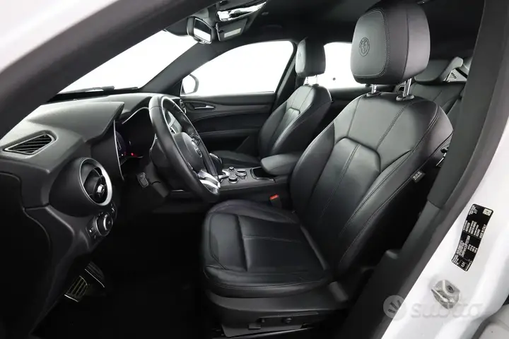 Alfa Romeo Stelvio 2023 photo 2