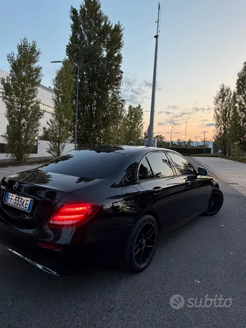 Mercedes-Benz E220 2016 photo 2