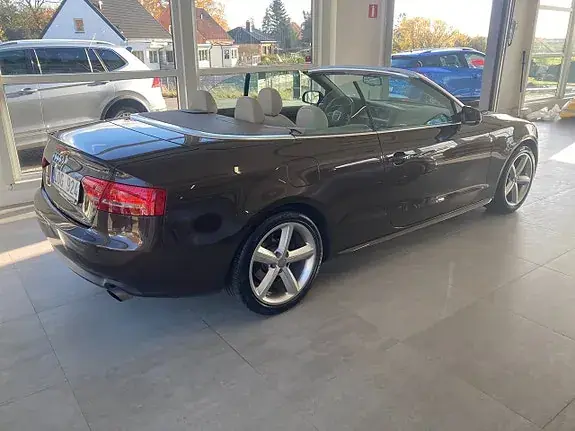 Audi A5 2011 photo 3