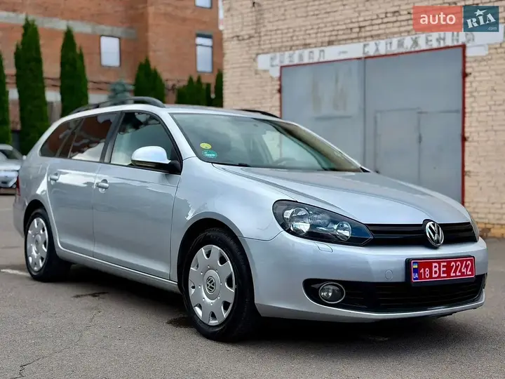 Volkswagen Golf 2010 photo 5
