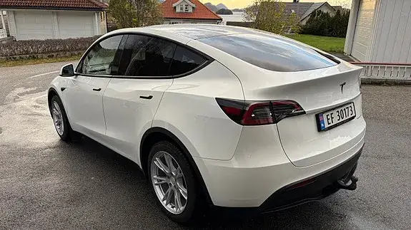 Tesla Model Y 2023 photo 5