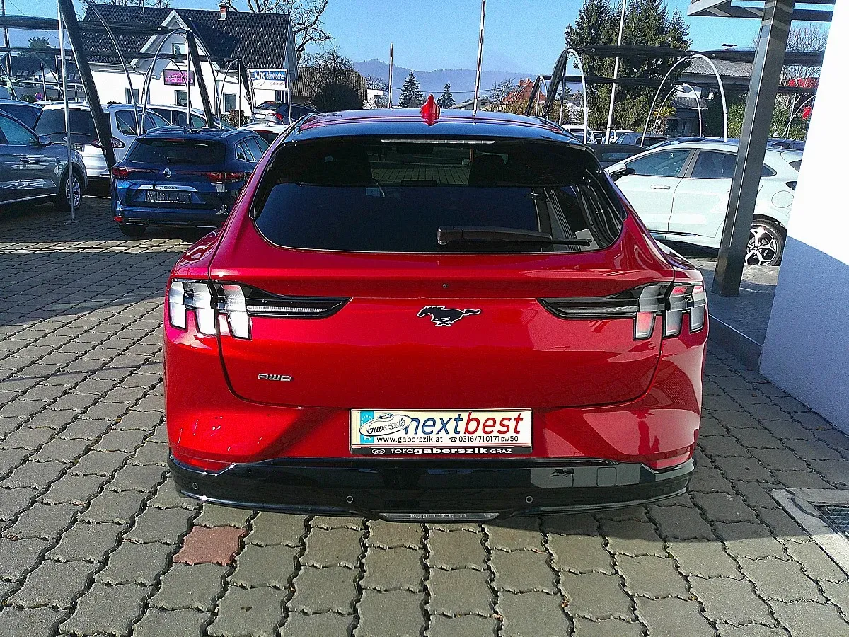 Ford Mustang Mach-E 2021 photo 3