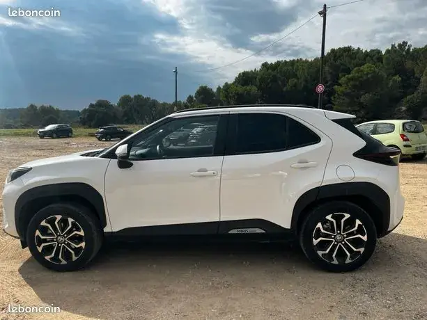 Toyota Yaris Cross 2025 photo 2