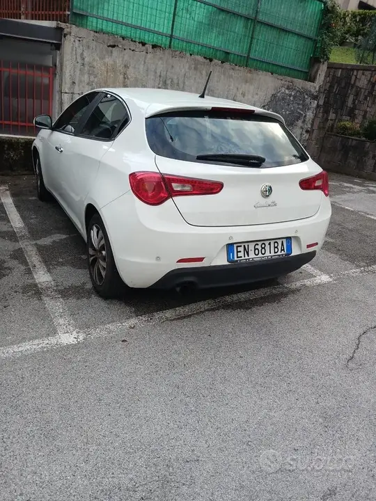 Alfa Romeo Giulietta 2012 photo 5