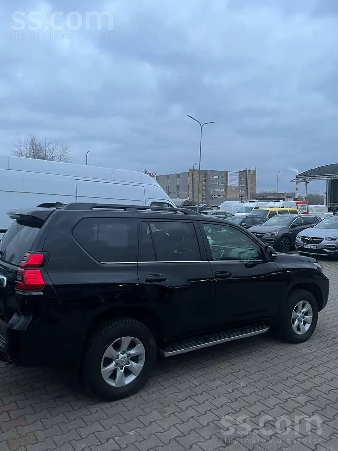 Toyota Land Cruiser 2019 photo 3