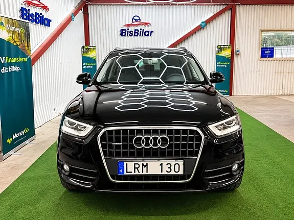 Audi Q3 2012 photo 2
