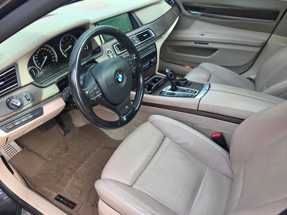 BMW 7 Series 2014 photo 2