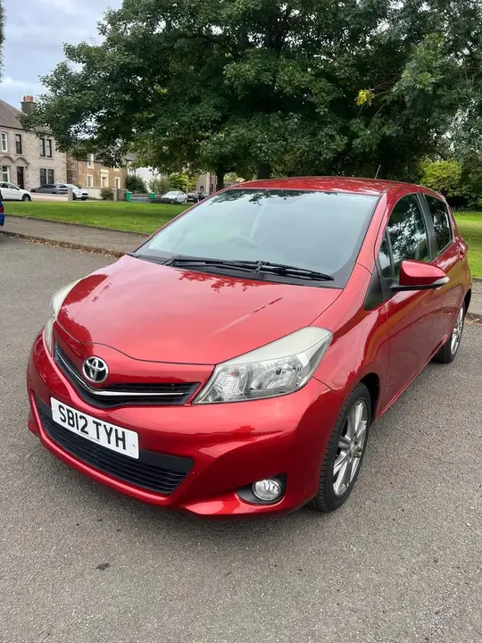 Toyota Yaris 2012 photo 3