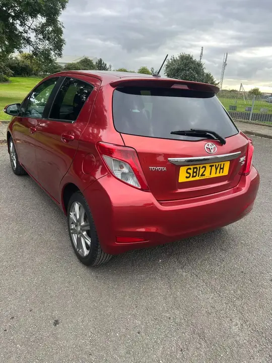 Toyota Yaris 2012 photo 4