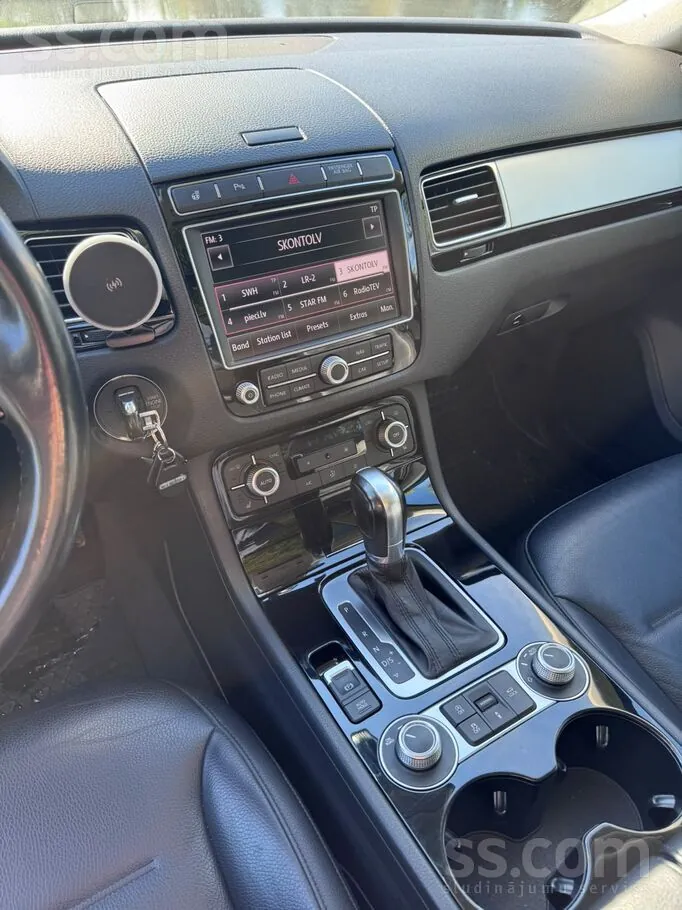 Volkswagen Touareg 2015 photo 3