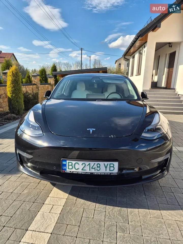 Tesla Model 3 2021 photo 2