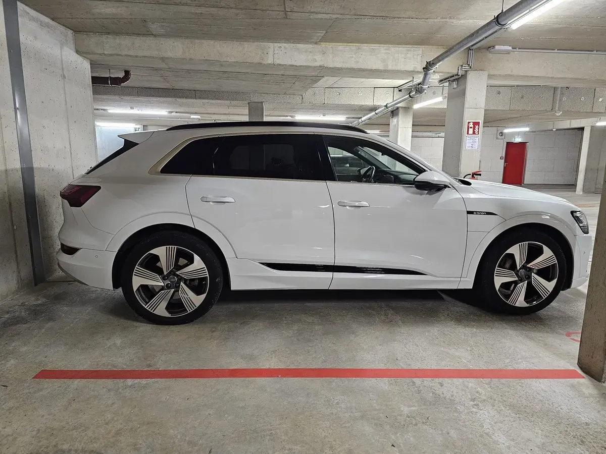 Audi E-Tron 2019 photo 2