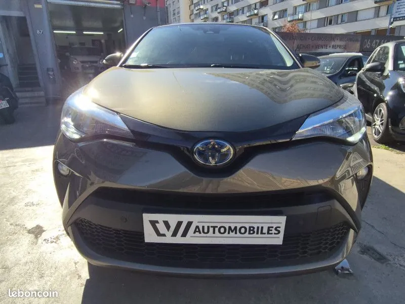 Toyota C-Hr 2022 photo 2