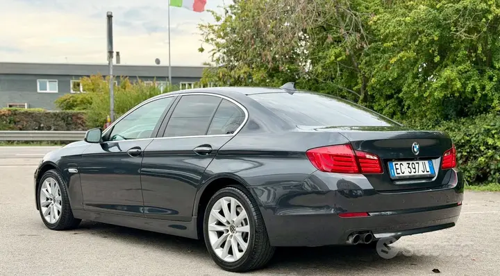 BMW 523I 2010 photo 4
