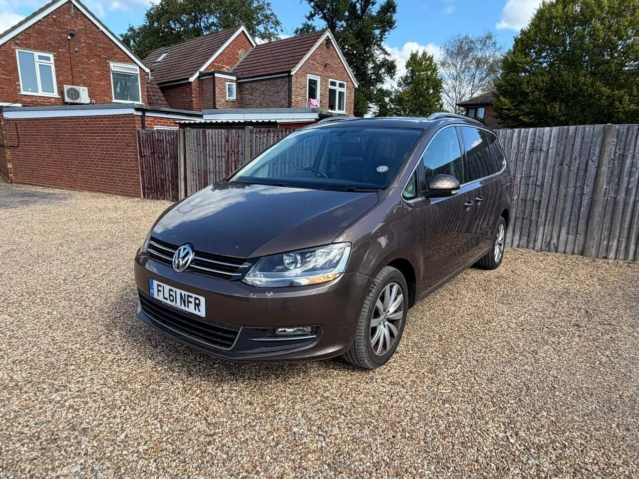 Volkswagen Sharan 2011 photo 2