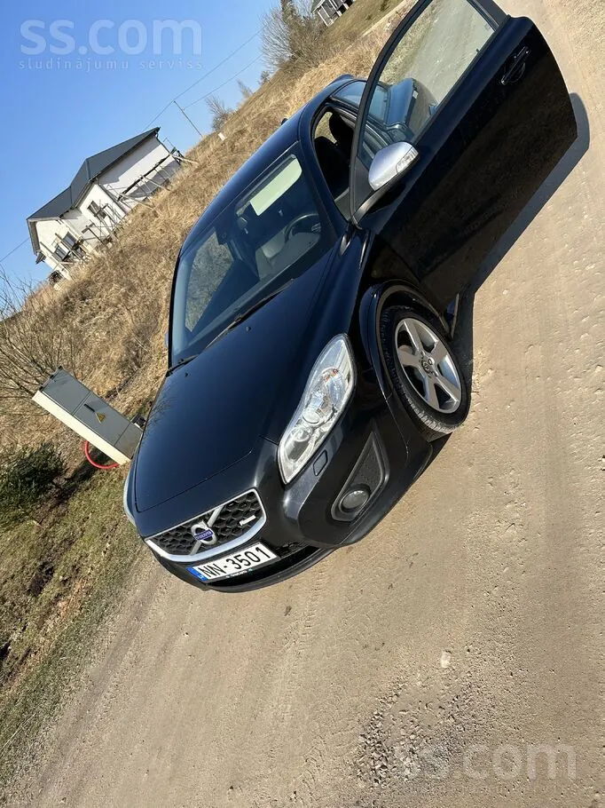 Volvo C30 2010 photo 2