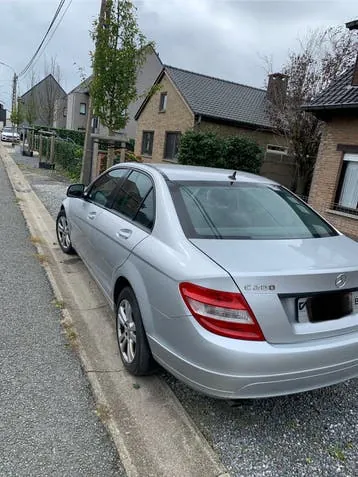 Mercedes-Benz C200