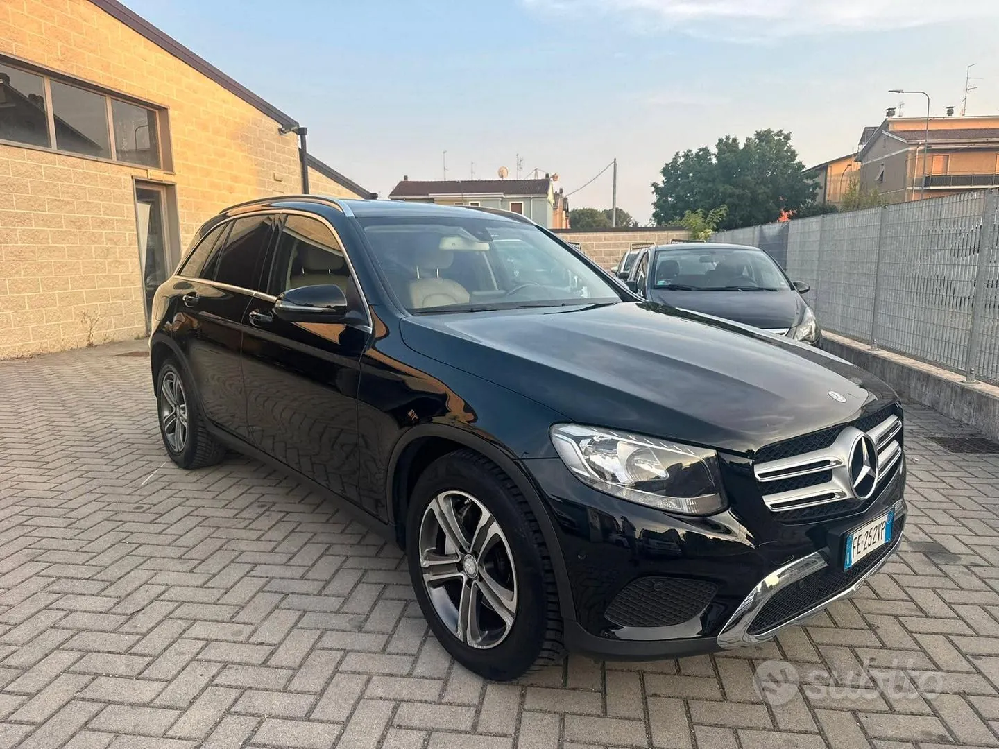 Mercedes-Benz Glc 220D 2016 photo 2