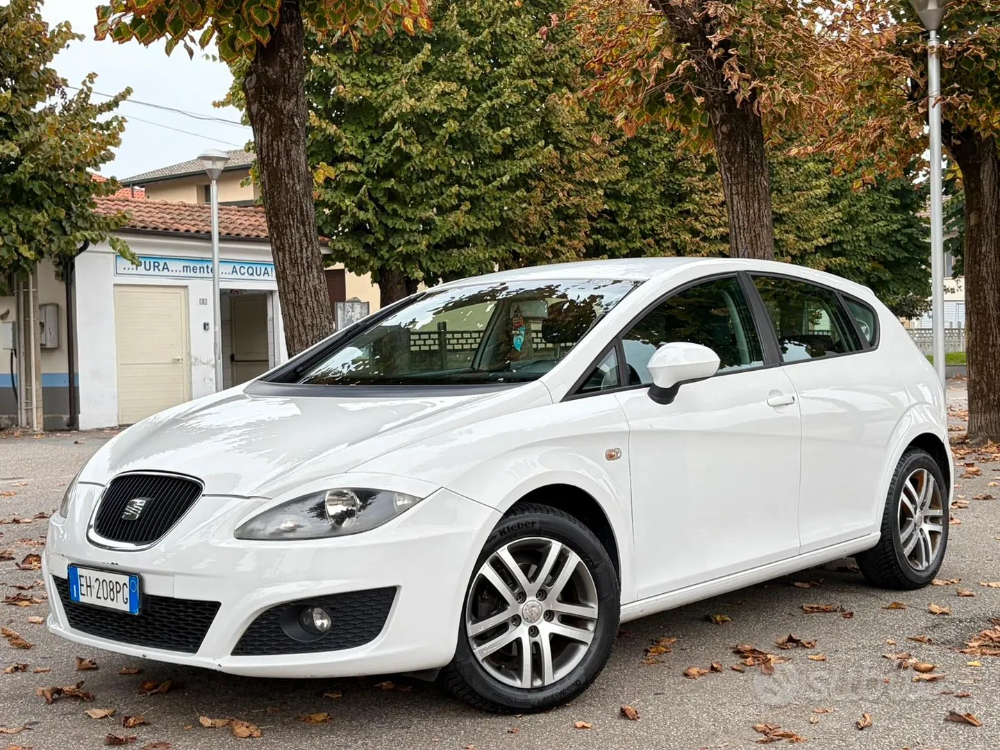 Seat Leon 2011 photo 2