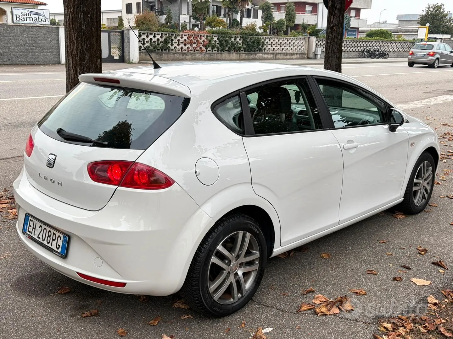 Seat Leon 2011 photo 4