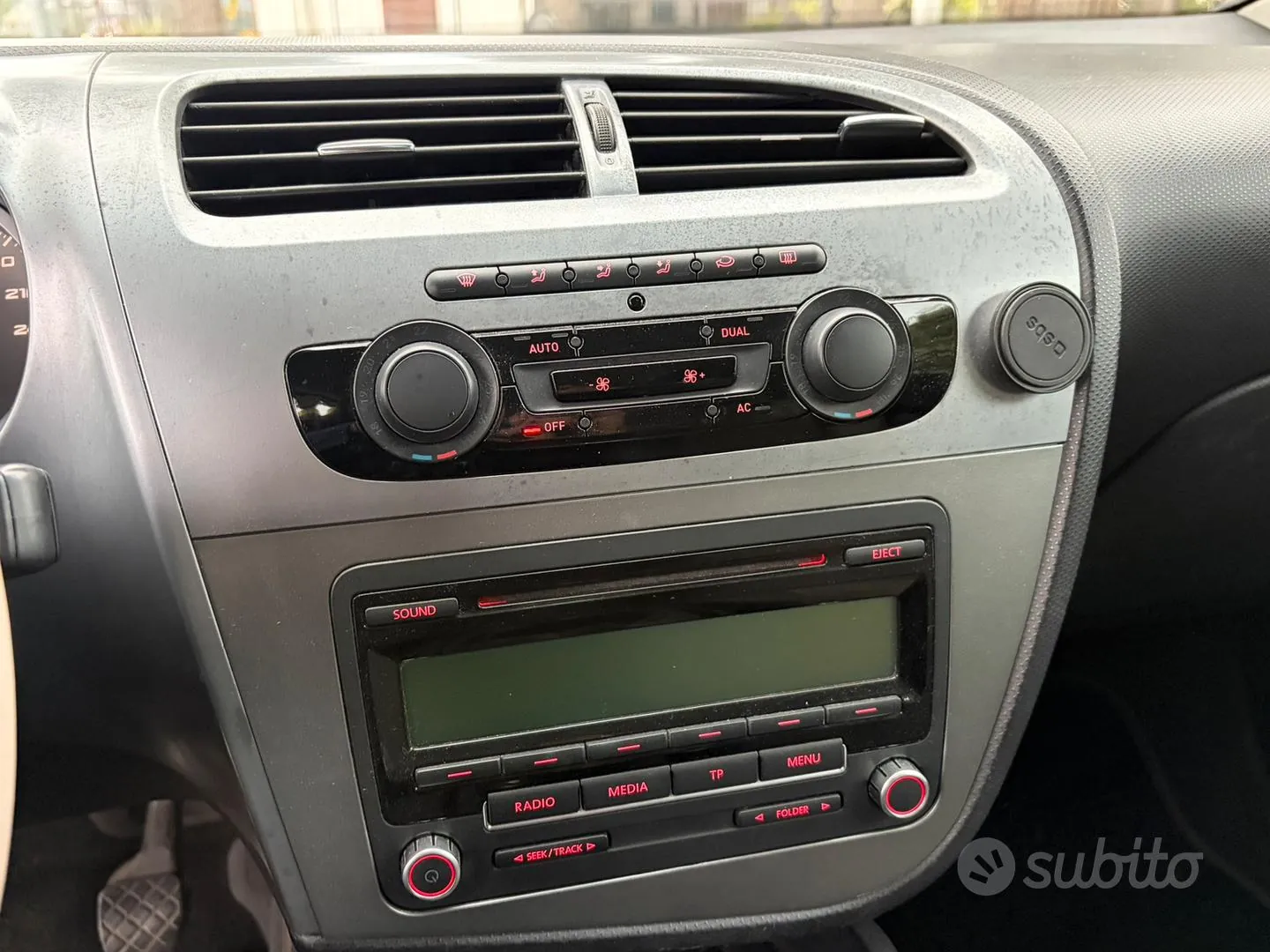 Seat Leon 2011 photo 5