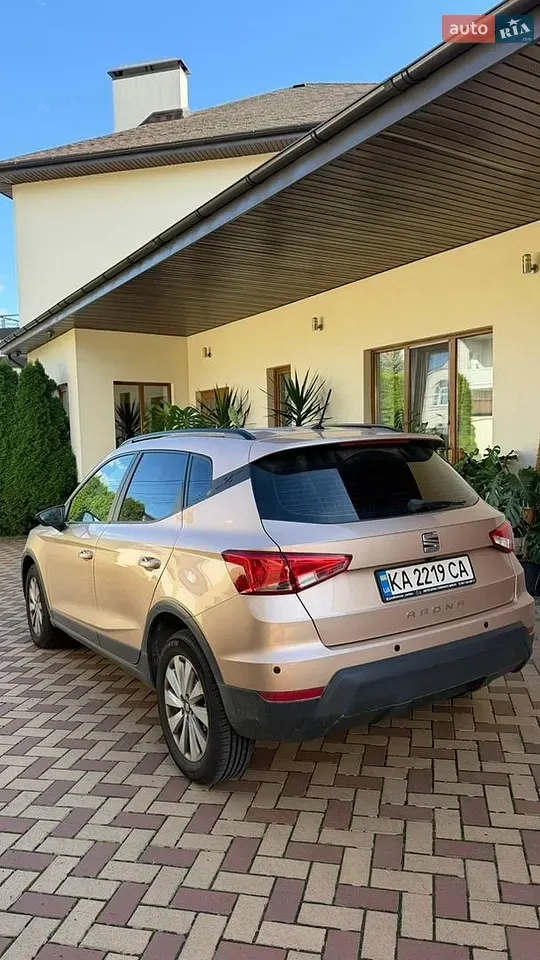 Seat Arona 2019 photo 3