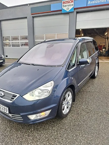 Ford Galaxy 2012 photo 2