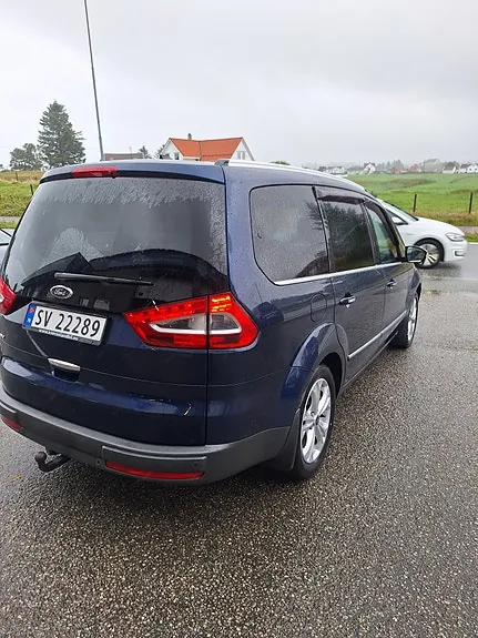 Ford Galaxy 2012 photo 4