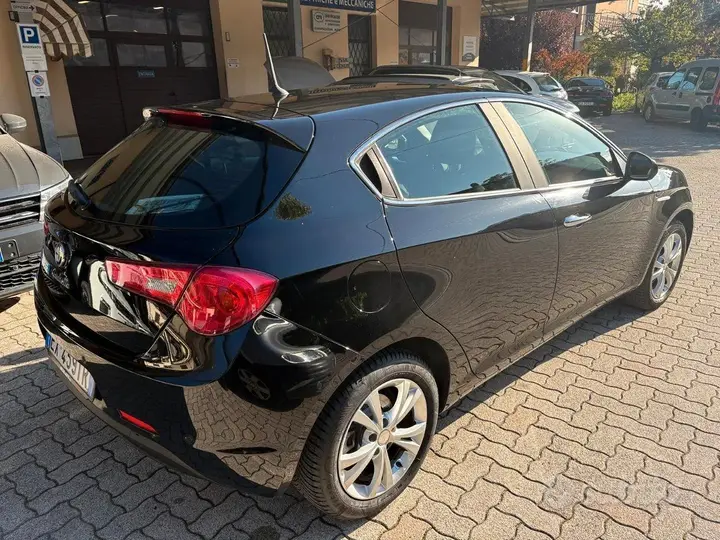 Alfa Romeo Giulietta 2014 photo 4