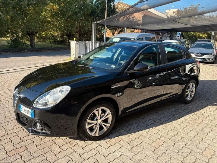 Alfa Romeo Giulietta 2014 photo 3